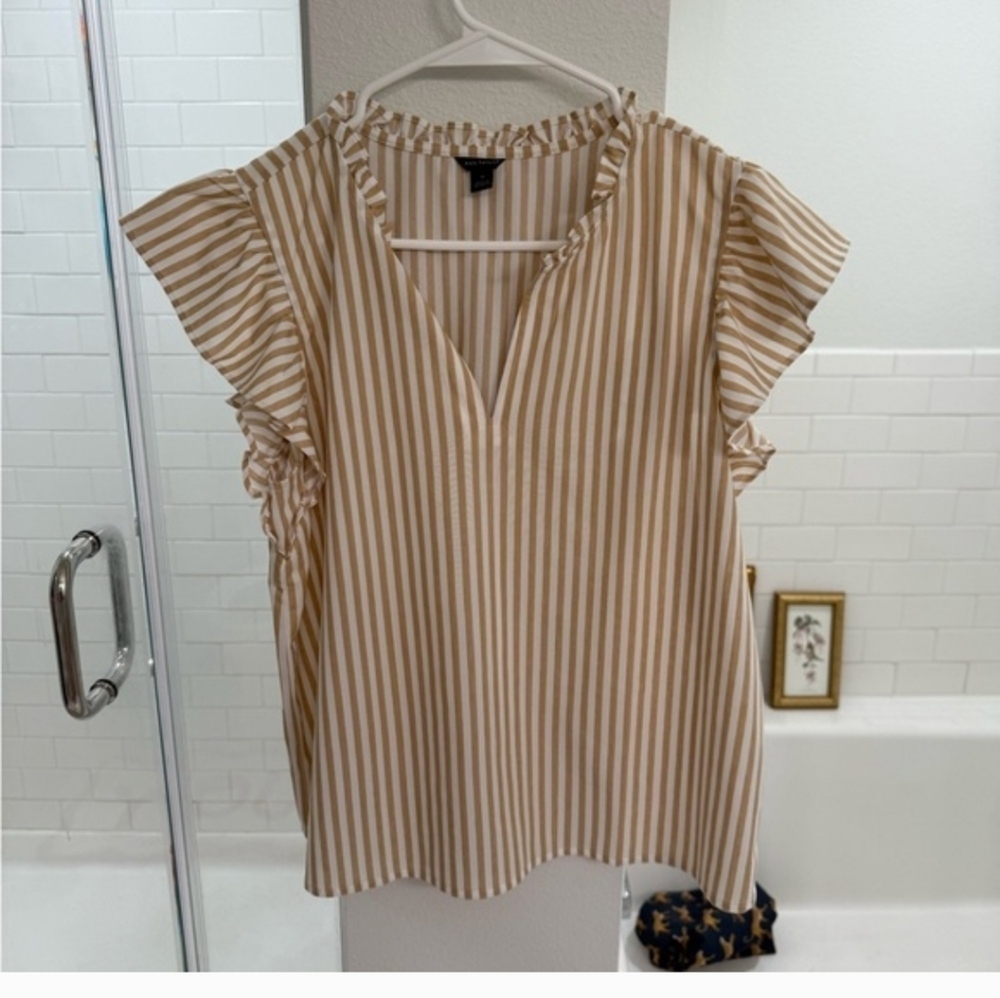 NWT ANN TAYLOR RUFFLE TOP
